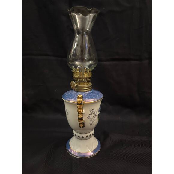 Vintage Washington DC Mini Oil Lamp Gold Trim Accents With Globe Ruffle Globe - Picture 6 of 10